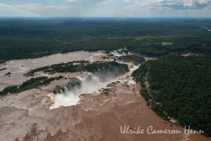 Cataratas del Iguazú waterfall